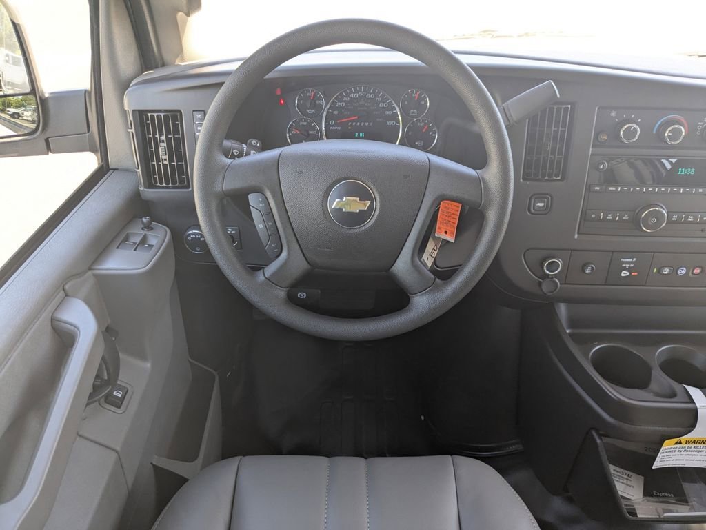 2025 Chevrolet Express Cargo Work Van - Photo 18