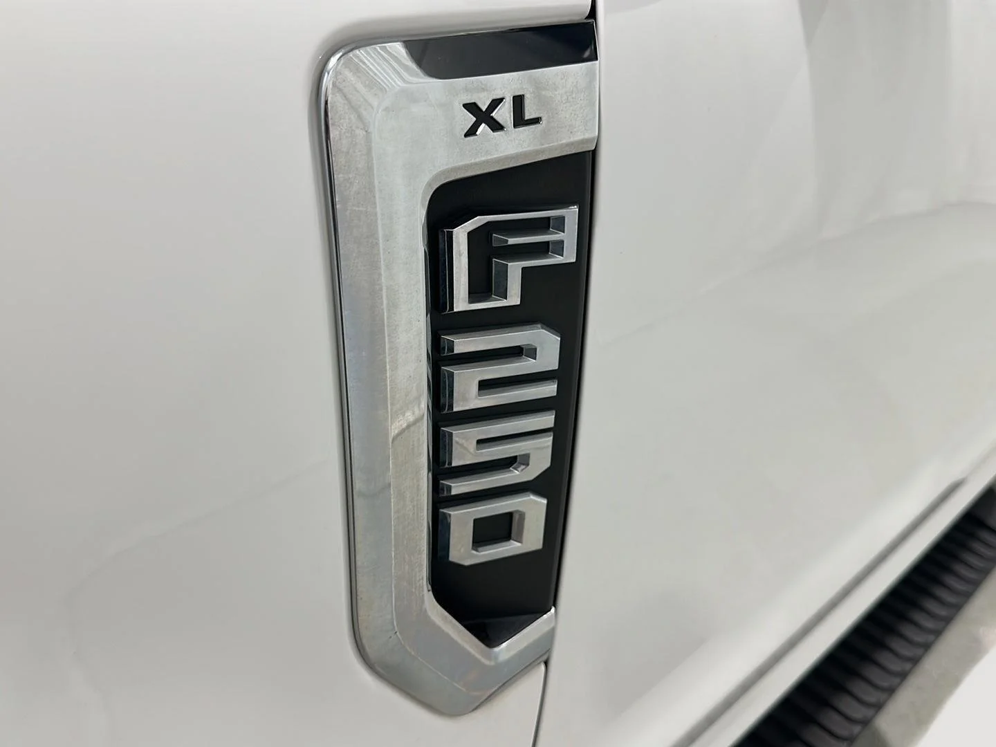 Used 2019 White Ford XL image 21