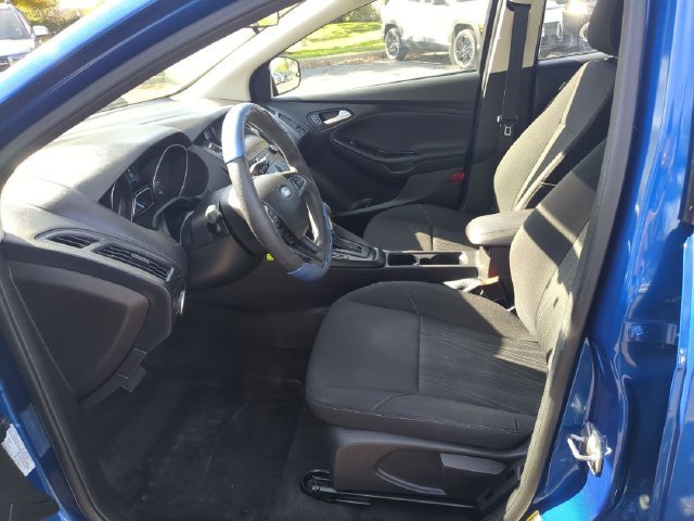 Used 2018 Blue Ford SE image 11