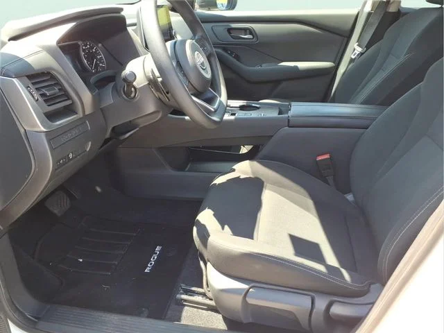 Used 2024 White Nissan S image 19