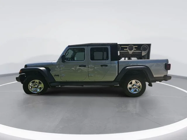 Used 2020 Silver Jeep Sport image 6