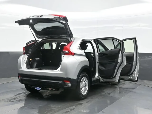 Used 2019 Silver Mitsubishi ES image 29
