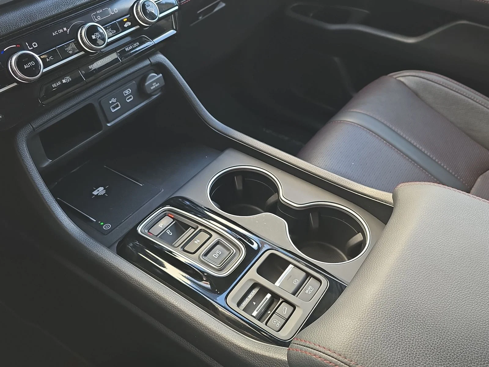 2025 Honda Pilot Black Edition - Photo 28