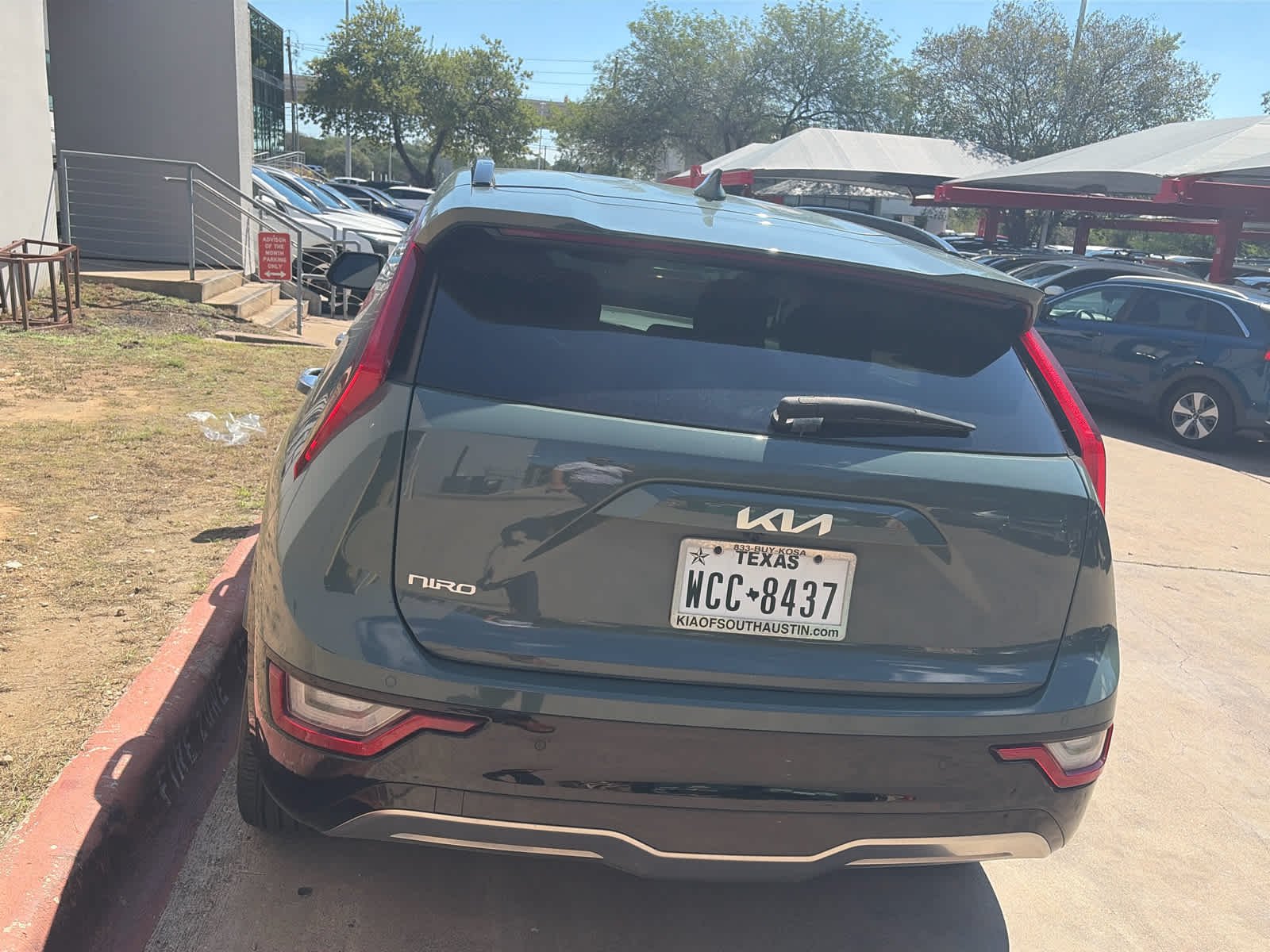 Used 2024 Cityscape Green Kia Wave image 30