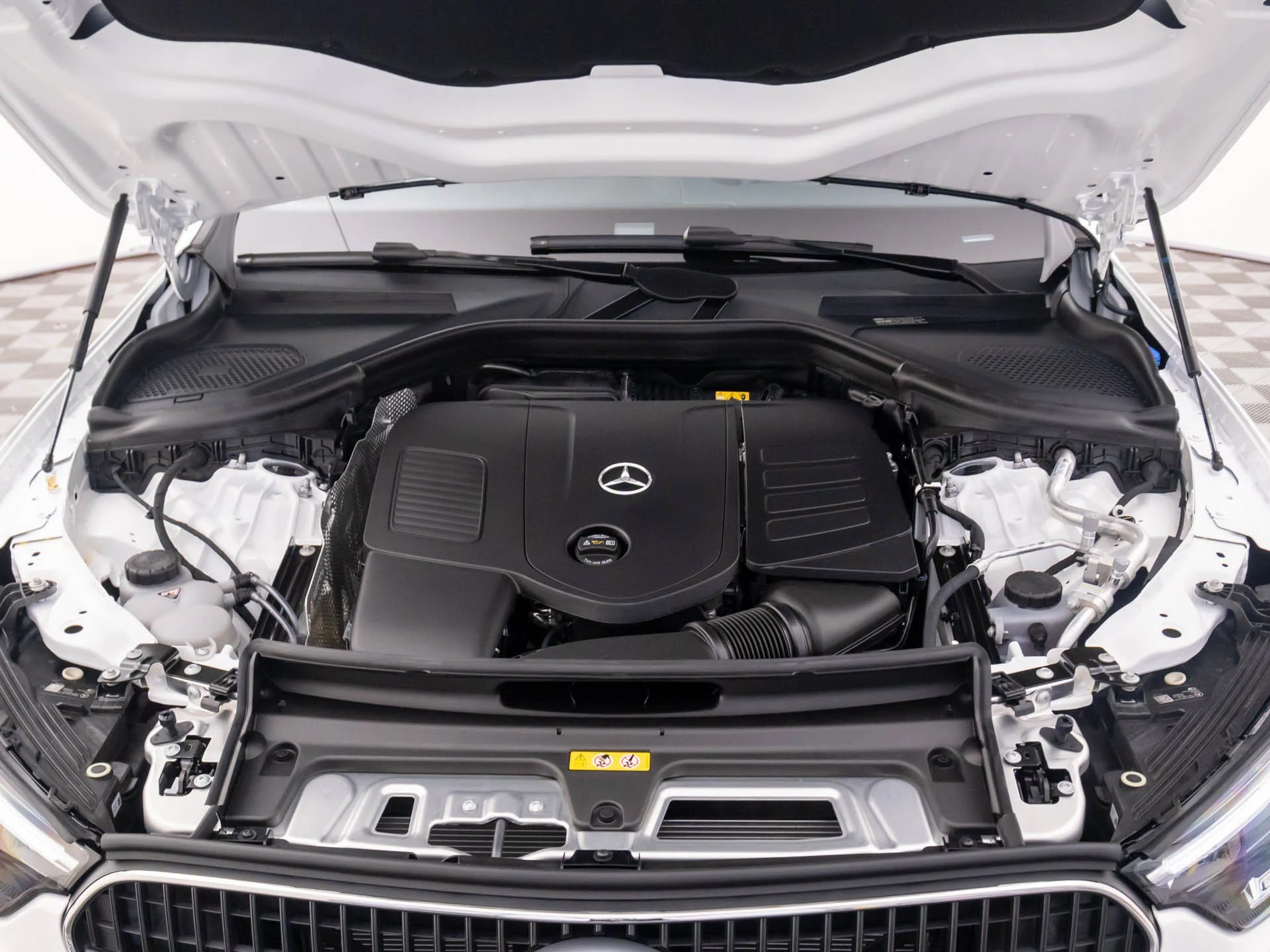 New 2026 White Mercedes-Benz GLC 300 image 24