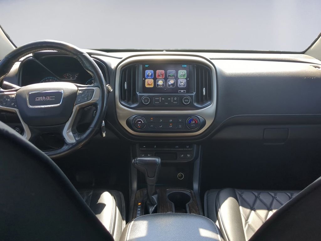 Used 2018 White GMC Denali image 14
