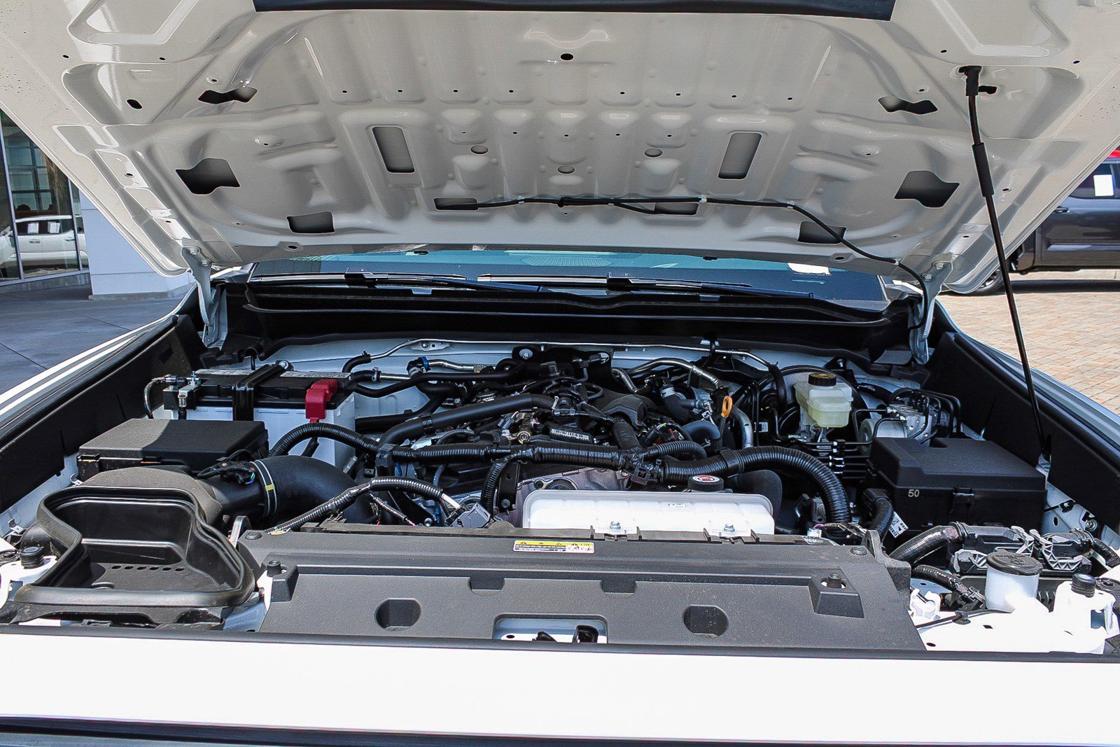 2025 Toyota Tacoma SR5 - Photo 13