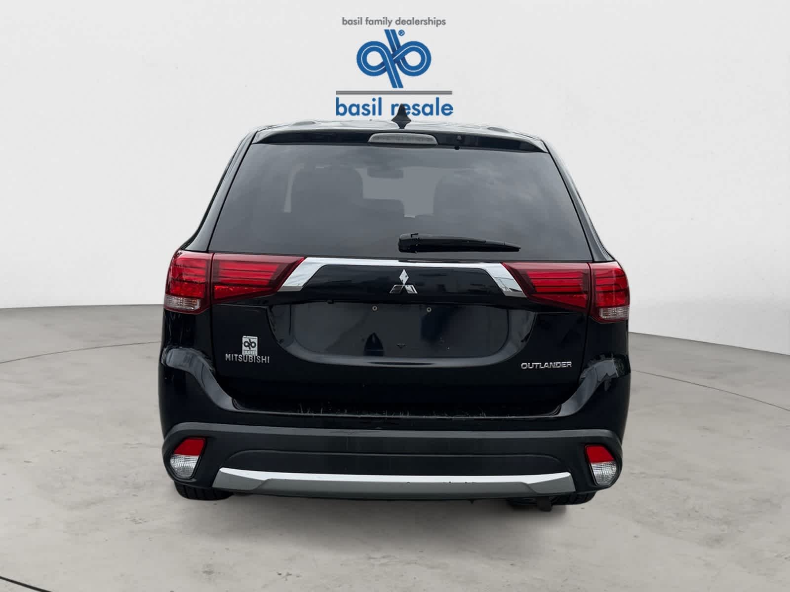 Used 2017 Labrador Black Pearl Mitsubishi ES image 6