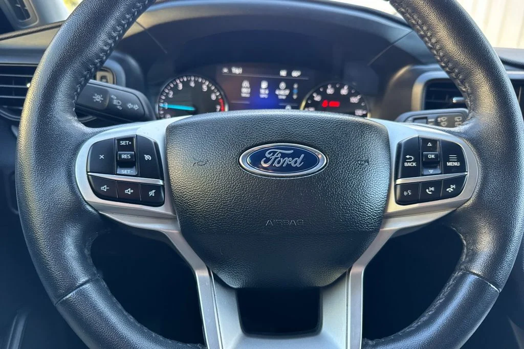 Used 2023 Black Ford XLT image 26
