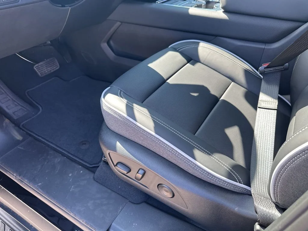 New 2026 Onyx Black GMC Elevation Extended Range image 32