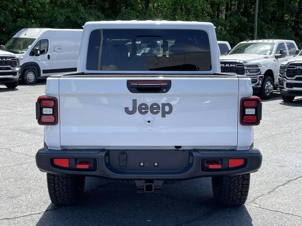 New 2026 Bright White Clear-Coat Exterior Paint Jeep Rubicon X image 7