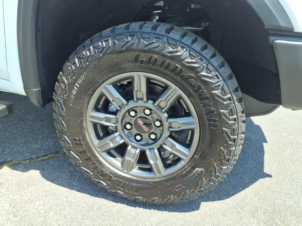 New 2026 Summit White GMC AT4X image 29