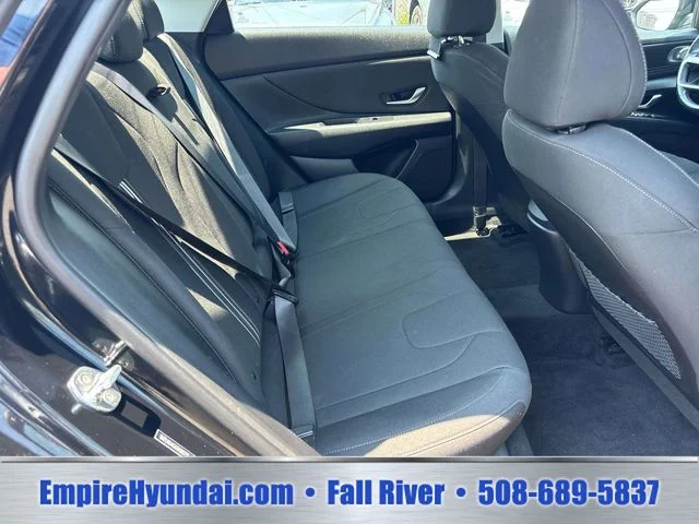 Used 2022 Black Hyundai SEL image 14
