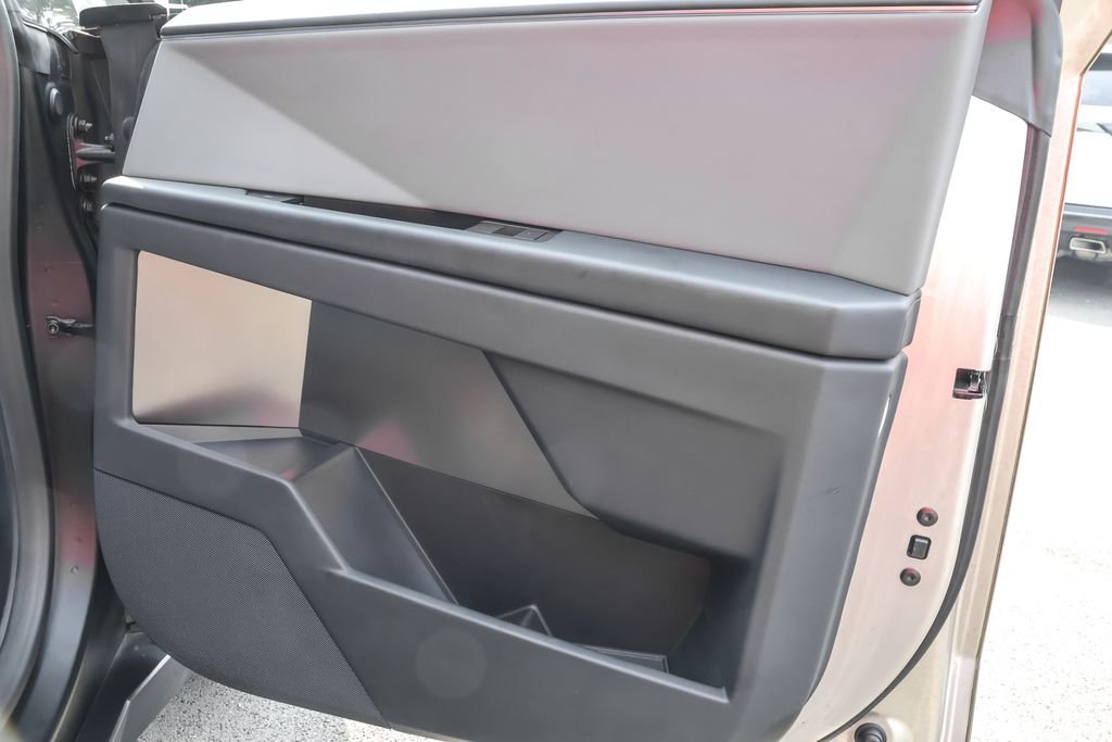 Used 2024 Silver Tesla Base image 35