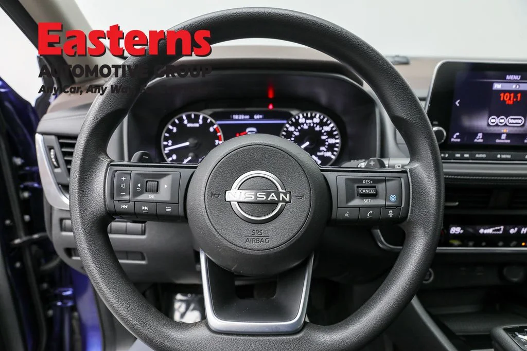 Used 2023 Blue Nissan SV image 10