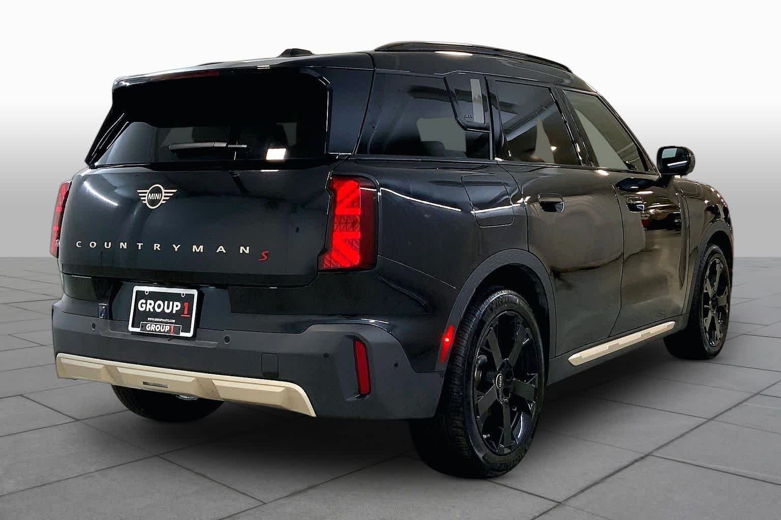 Certified Used 2025 Midnight Black II Metallic MINI S image 12