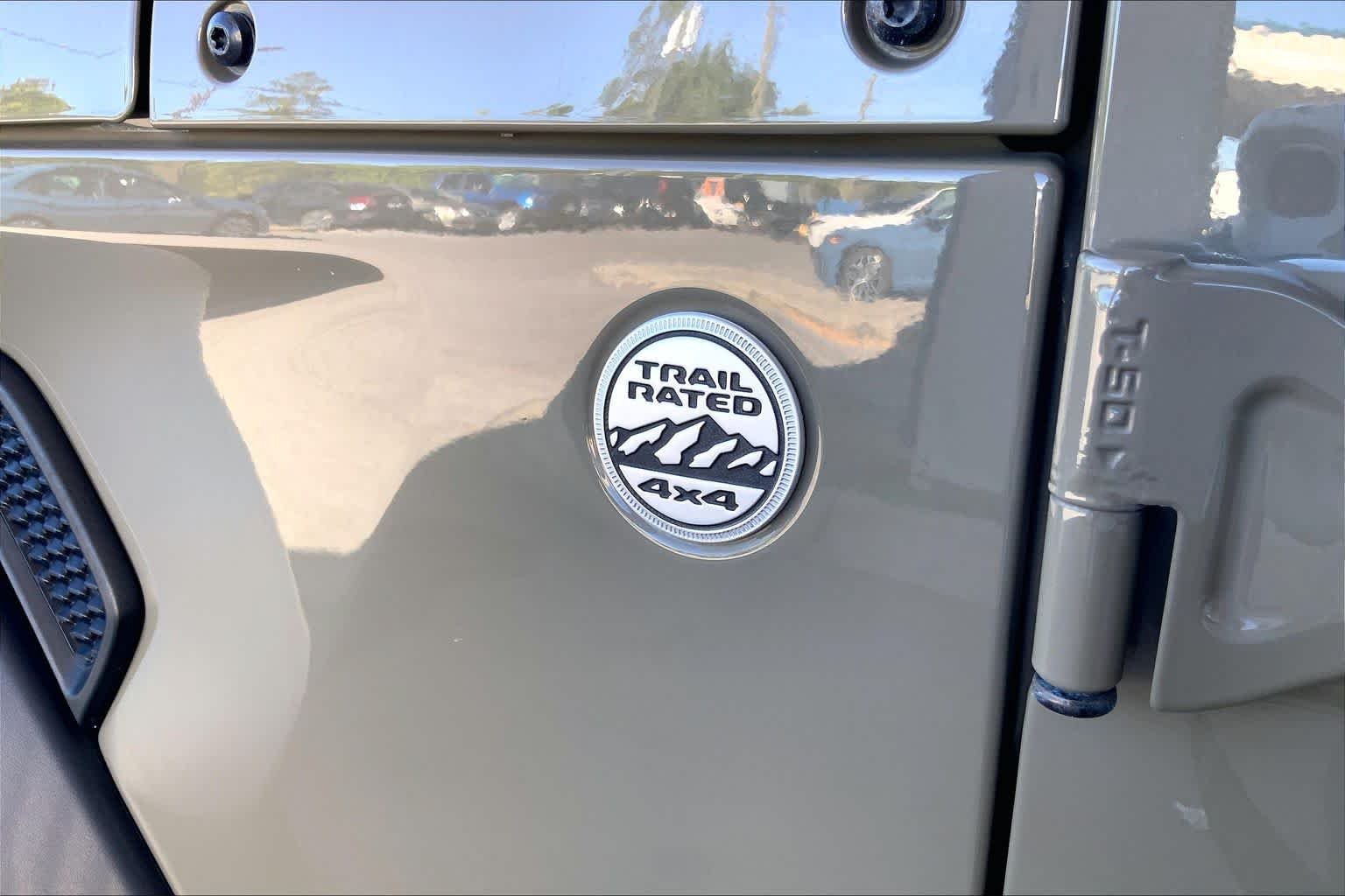 Used 2020 Gator Clearcoat Jeep Sport S image 10
