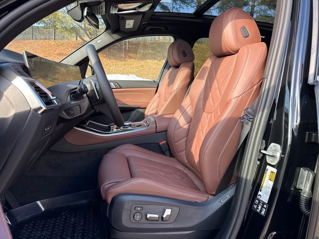 New 2026 Black BMW xDrive40i image 10