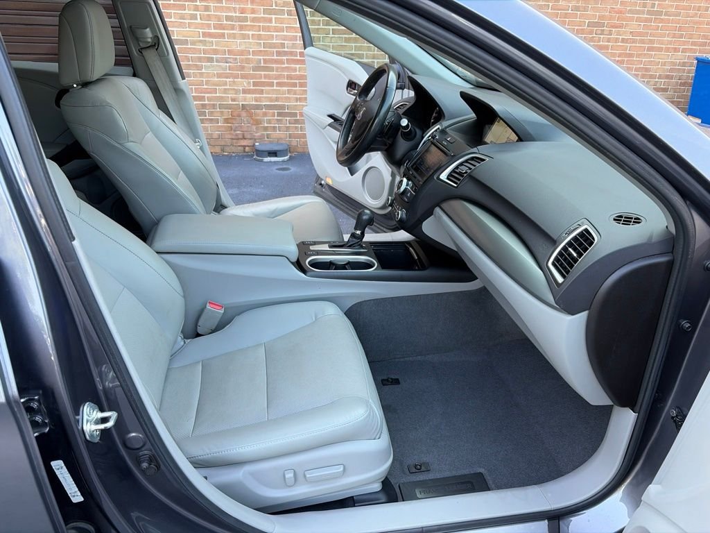 Used 2018 Modern Steel Metallic Acura  image 24