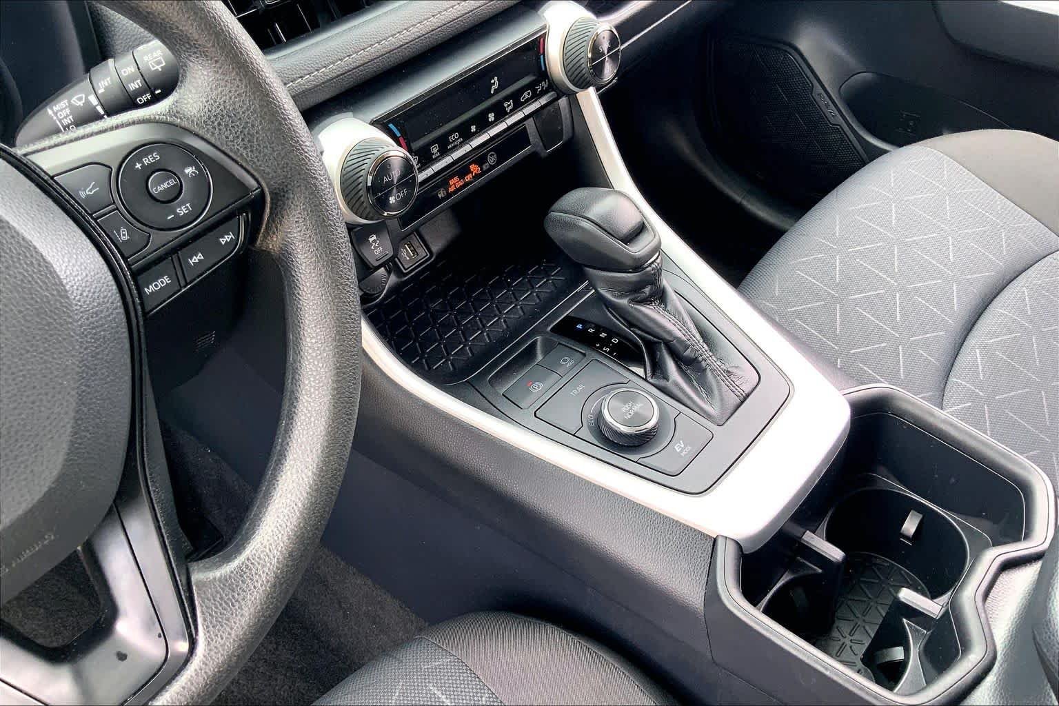 Used 2025 Magnetic Gray Metallic Toyota Hybrid XLE image 30