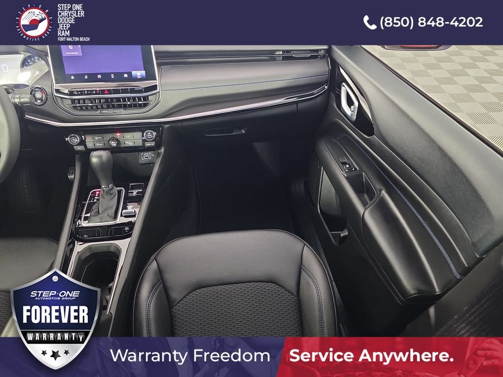 Used 2025 Red Jeep Latitude image 14