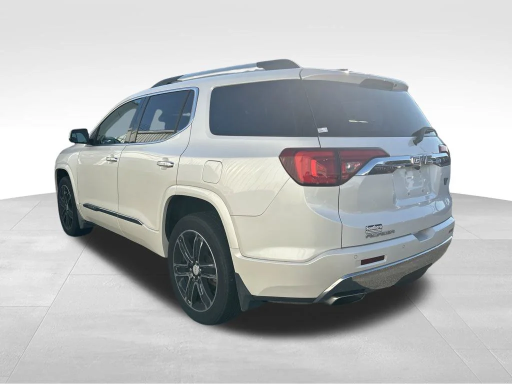 Used 2017 White GMC Denali image 3
