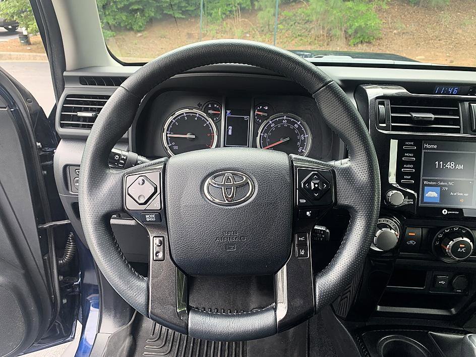 Certified Used 2021 Nautical Blue Metallic Toyota Venture image 12