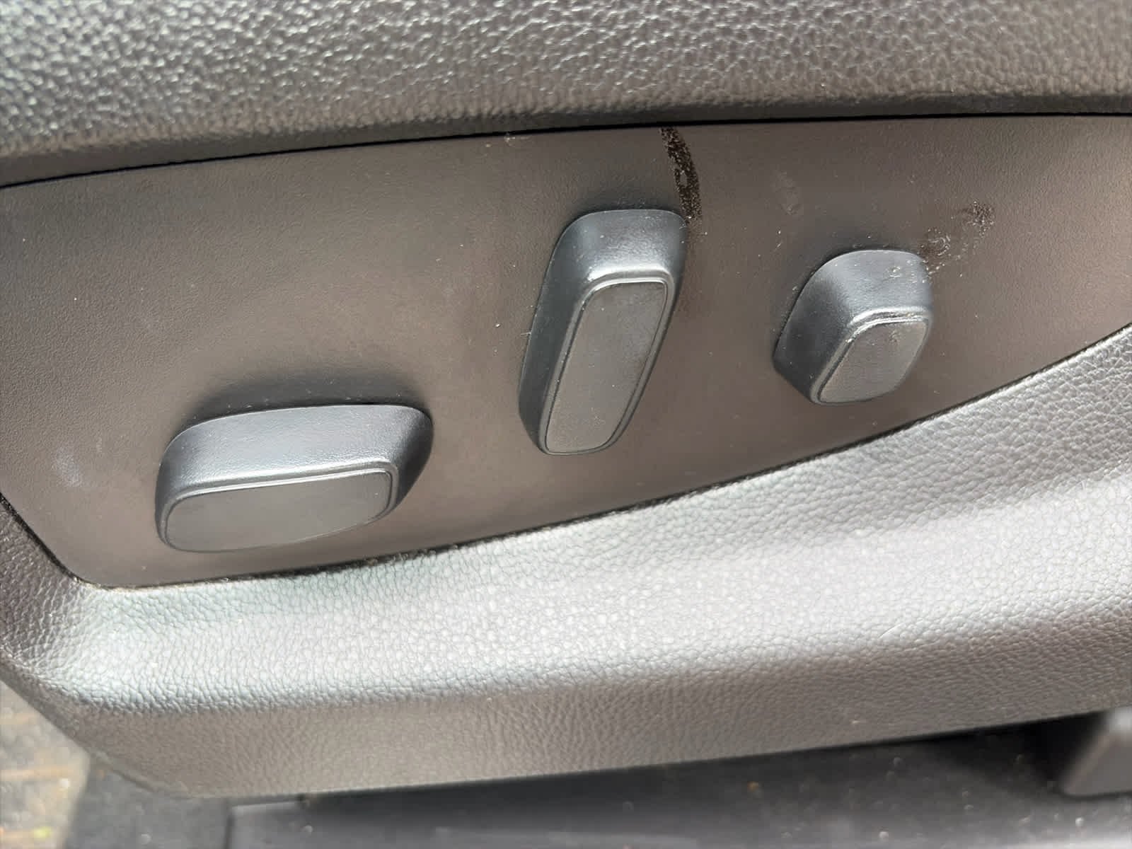Used 2019 Shadow Gray Metallic Chevrolet Premier image 35
