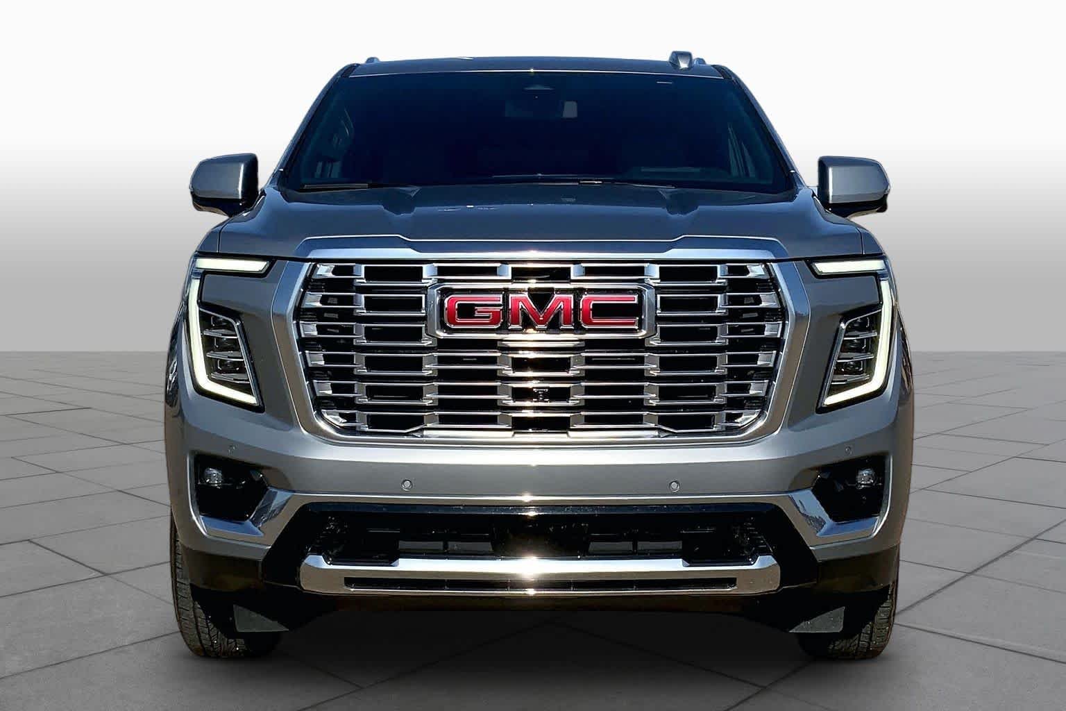 Used 2025 Sterling Metallic GMC Denali image 4