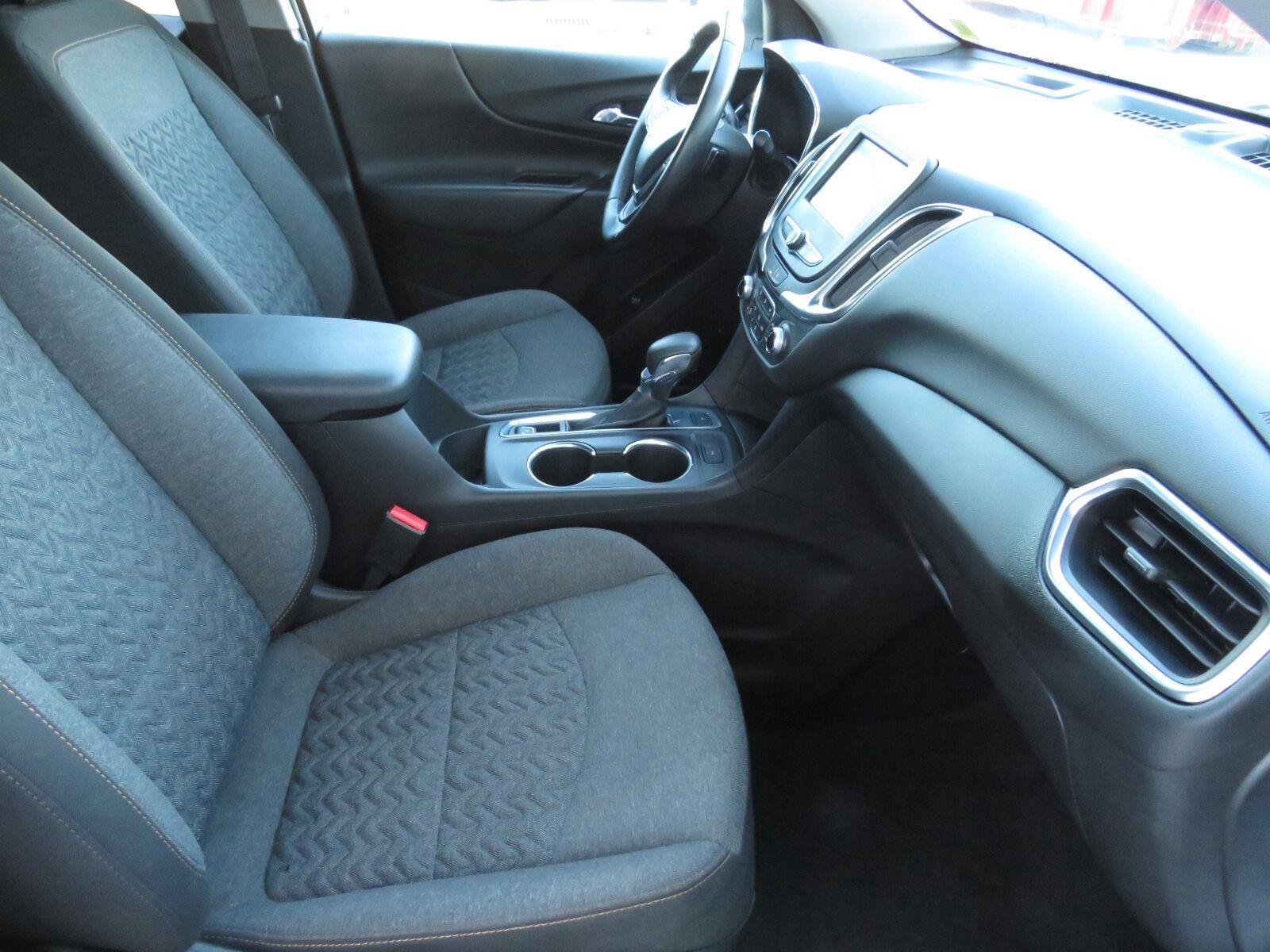 Used 2024 Summit White Chevrolet LT image 27