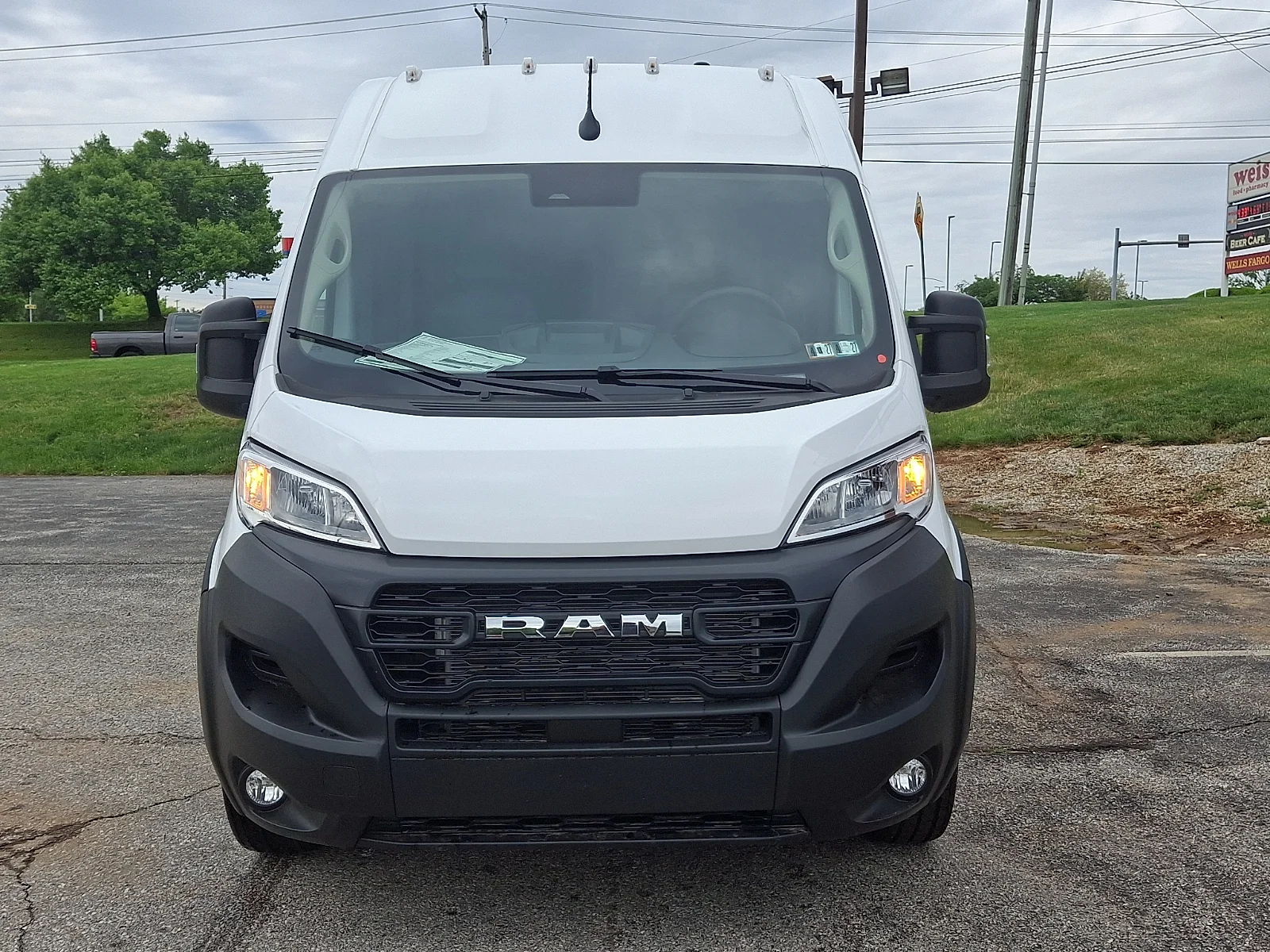 New 2026 Bright White Clear-Coat Exterior Paint RAM High Roof image 3