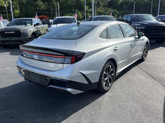 Used 2024 Silver Hyundai SEL image 3
