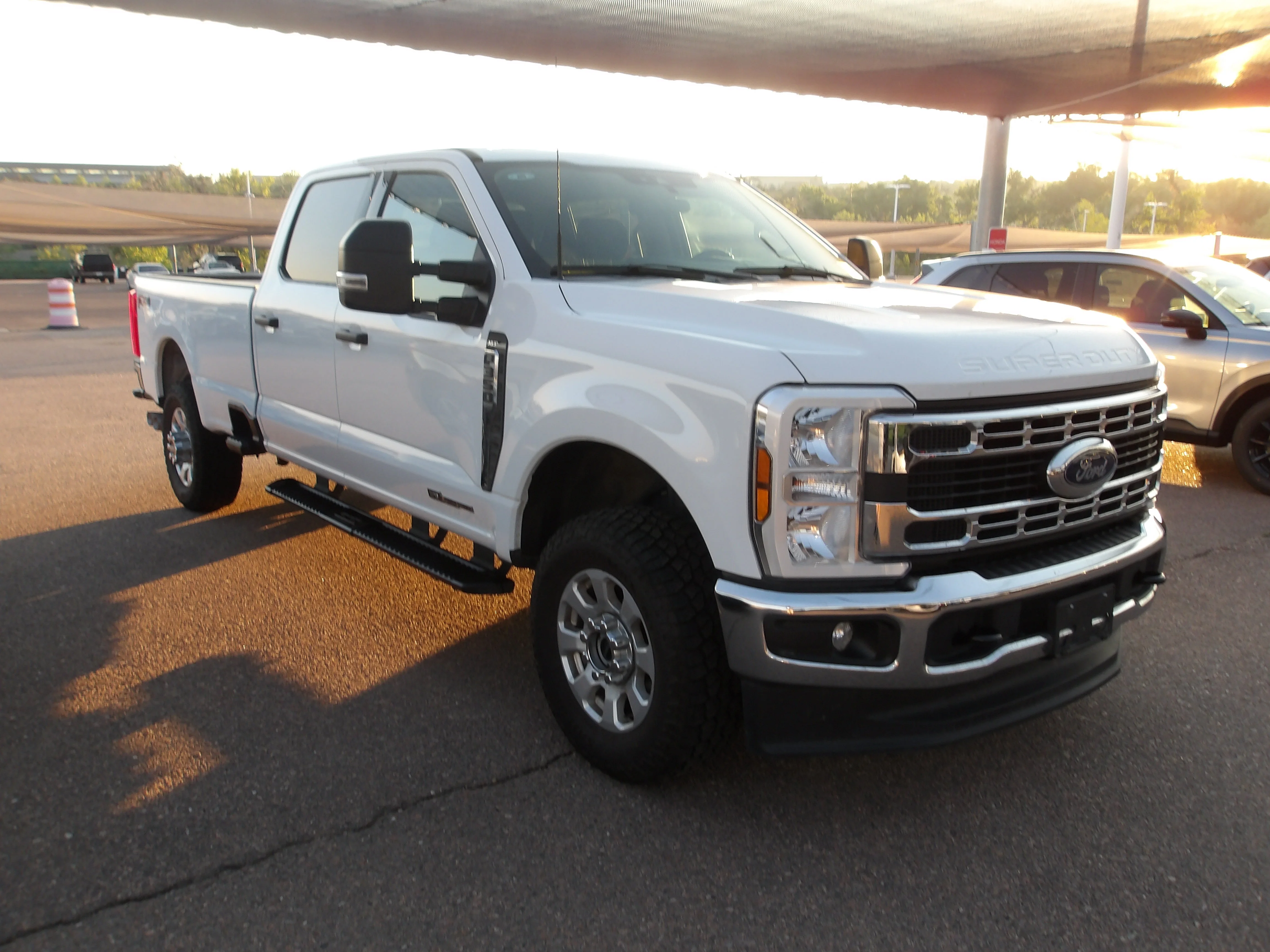Used 2024 Oxford White Ford XLT image 2