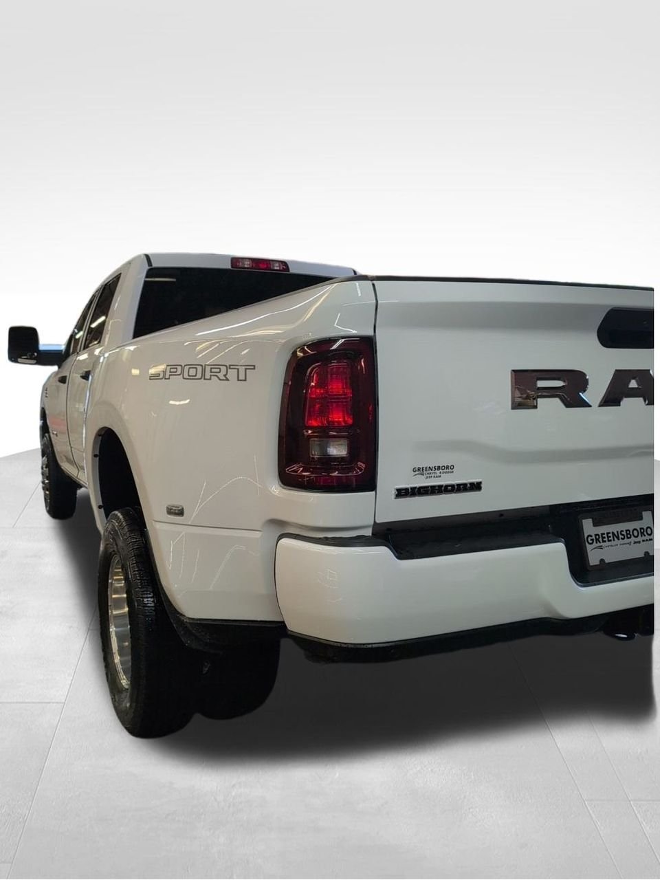 New 2027 Bright White Clear-Coat Exterior Paint RAM Big Horn image 4