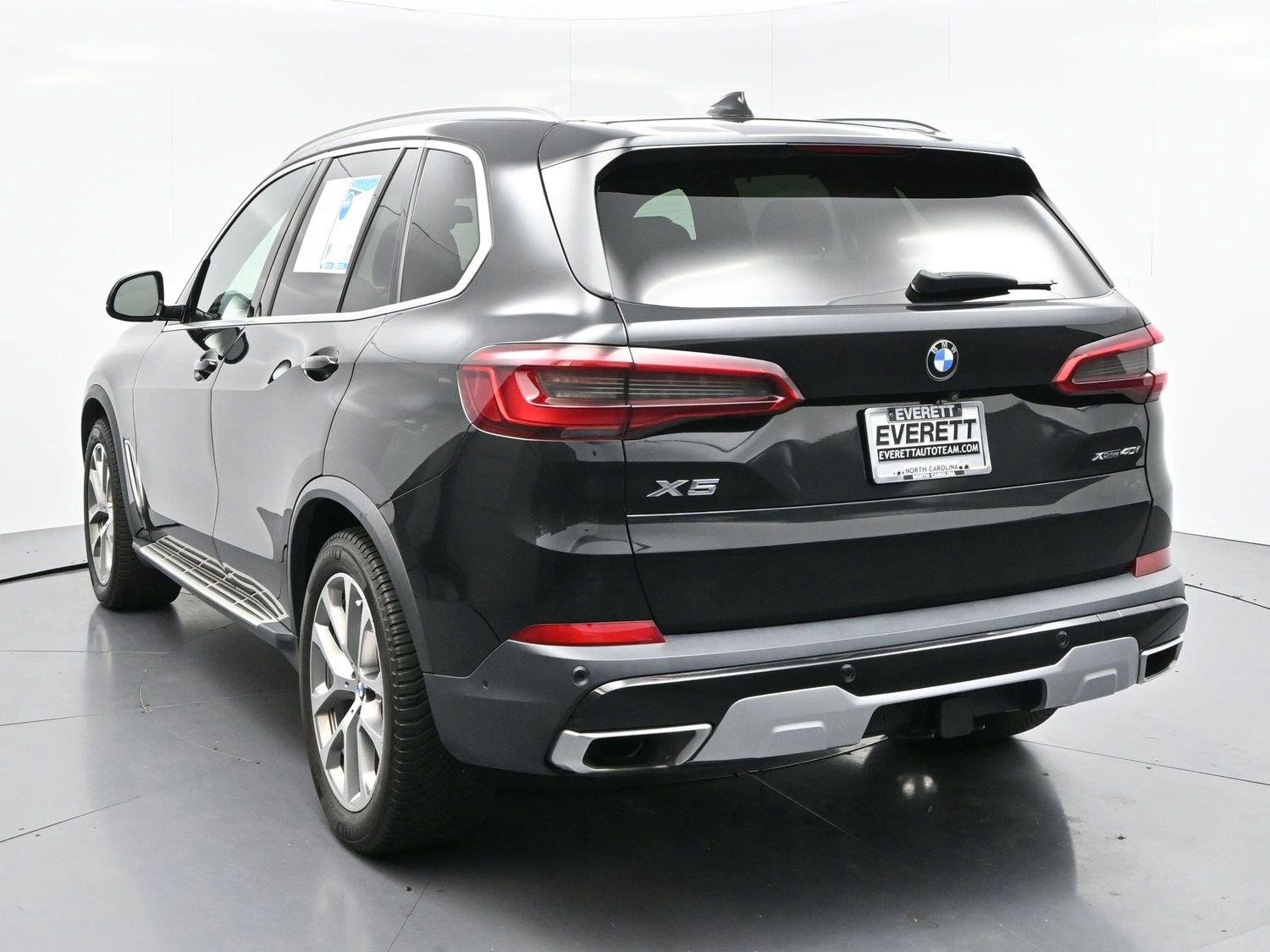 Used 2019 Black Sapphire Metallic BMW xDrive40i image 6