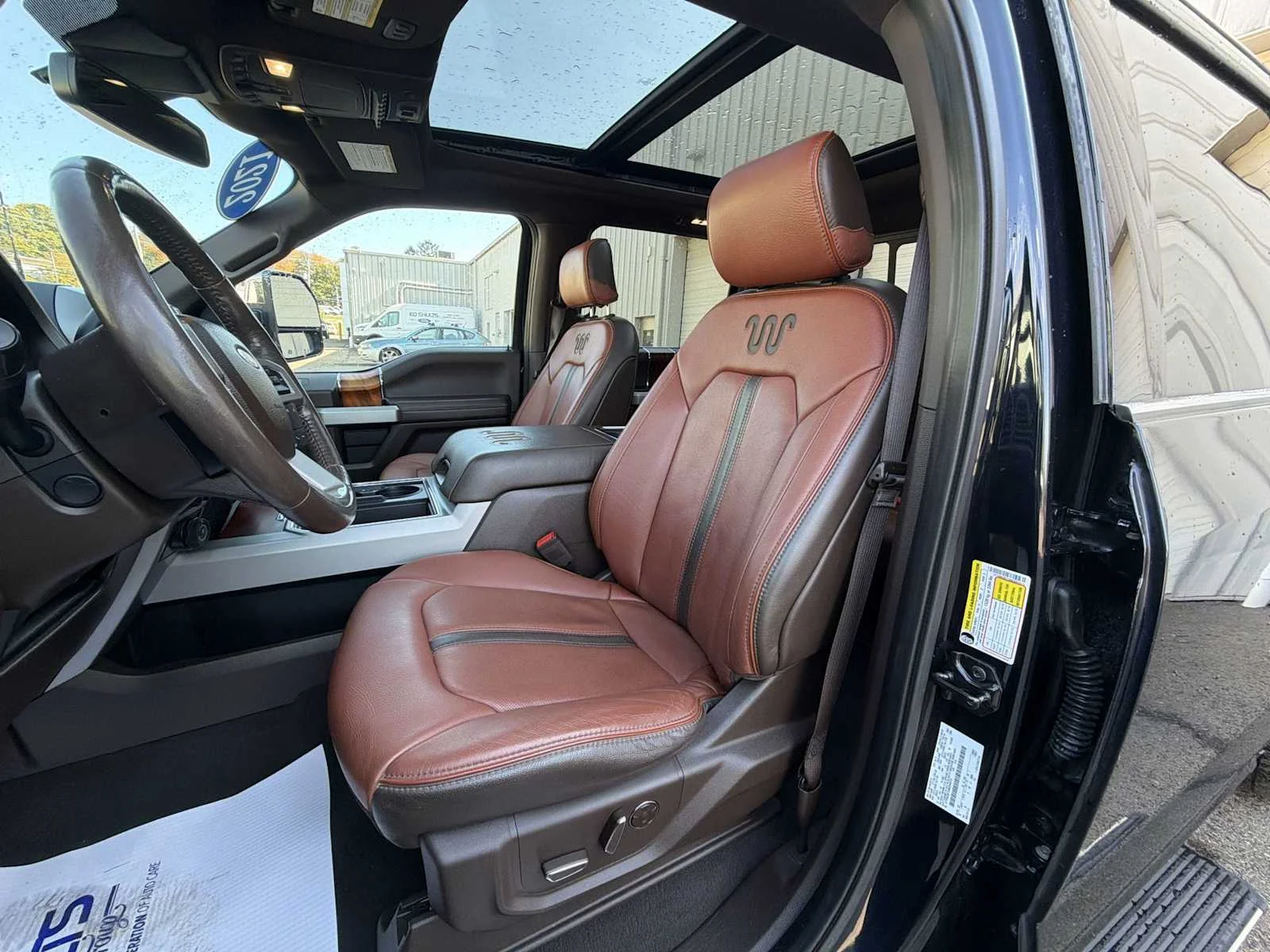 Used 2021 Antimatter Blue Metallic Ford King Ranch image 13