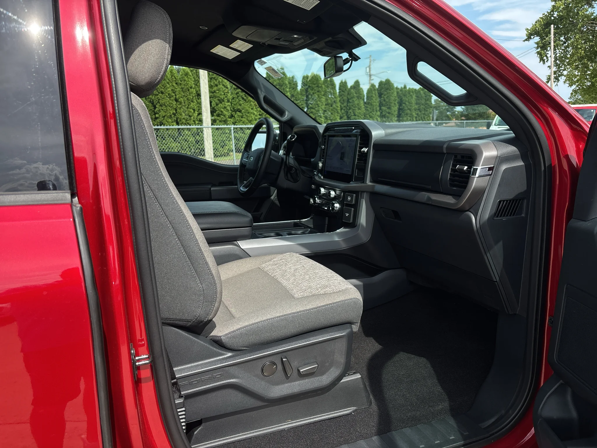 Used 2024 Rapid Red Metallic Tinted Clearcoat Ford XLT image 13