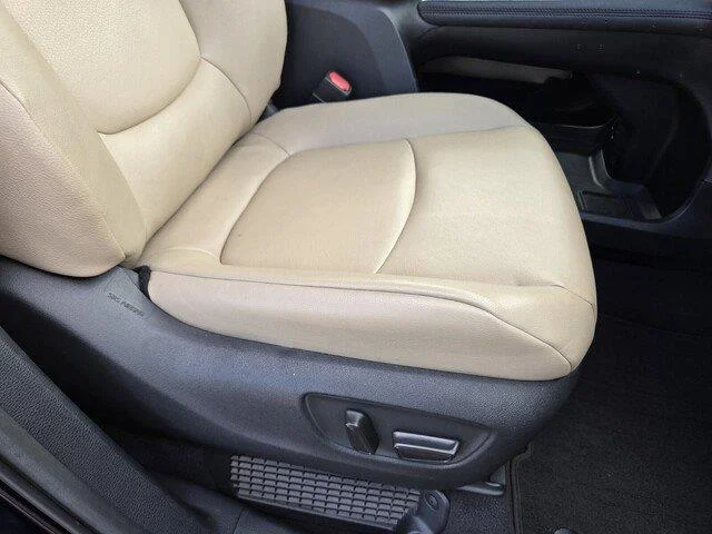 Used 2023 Blueprint Toyota XLE 8-Passenger image 29