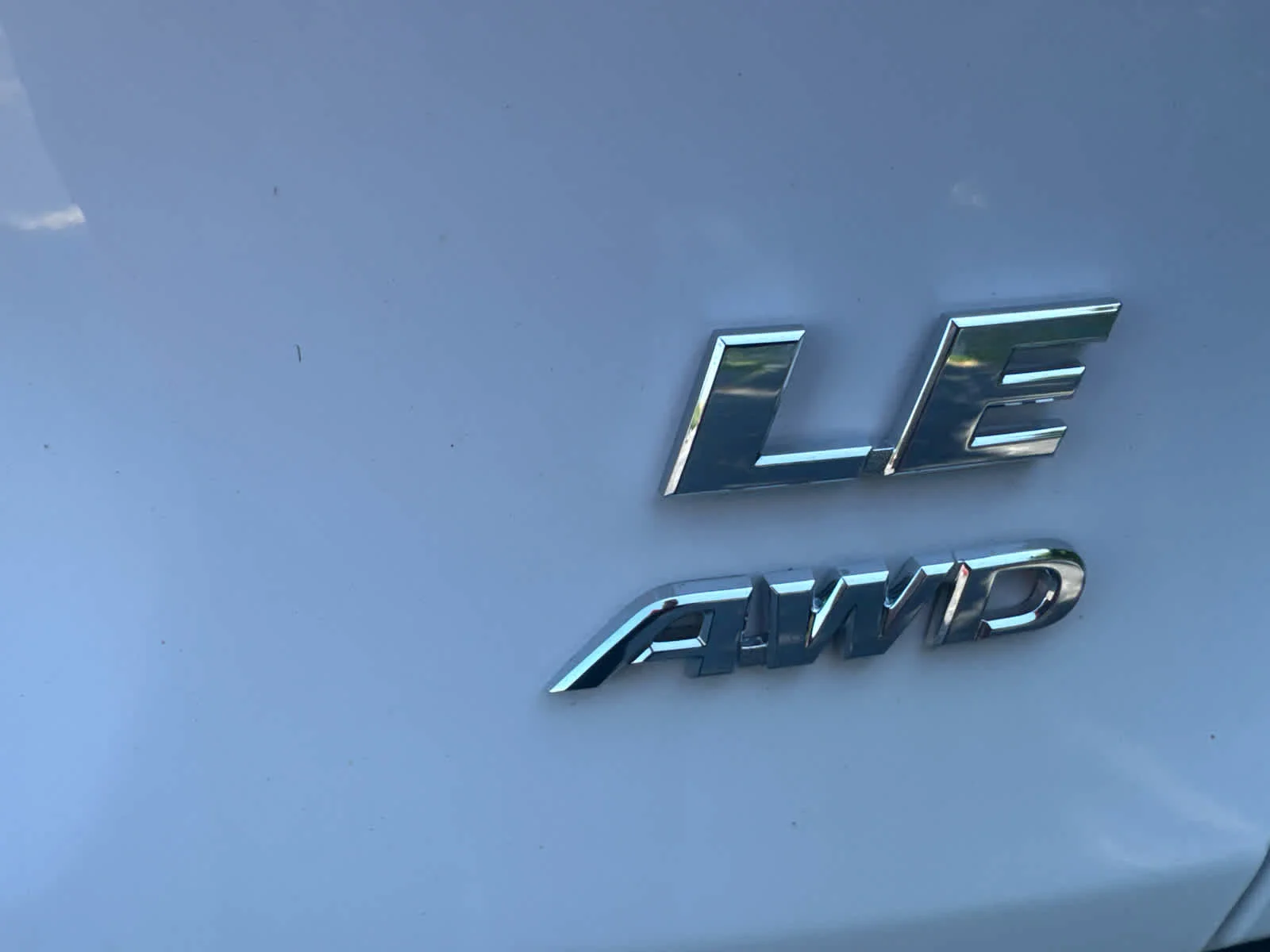 Used 2025 Ice Cap Toyota LE image 15