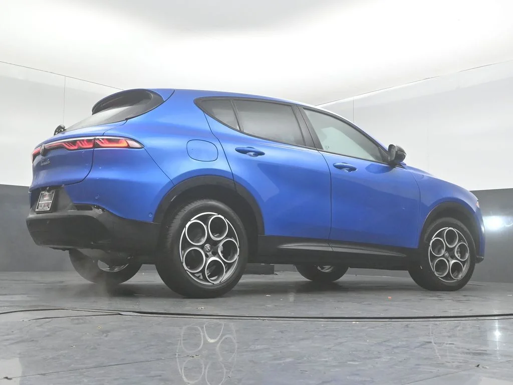 New 2026 Misano Blue Metallic Exterior Paint Alfa Romeo Base image 36