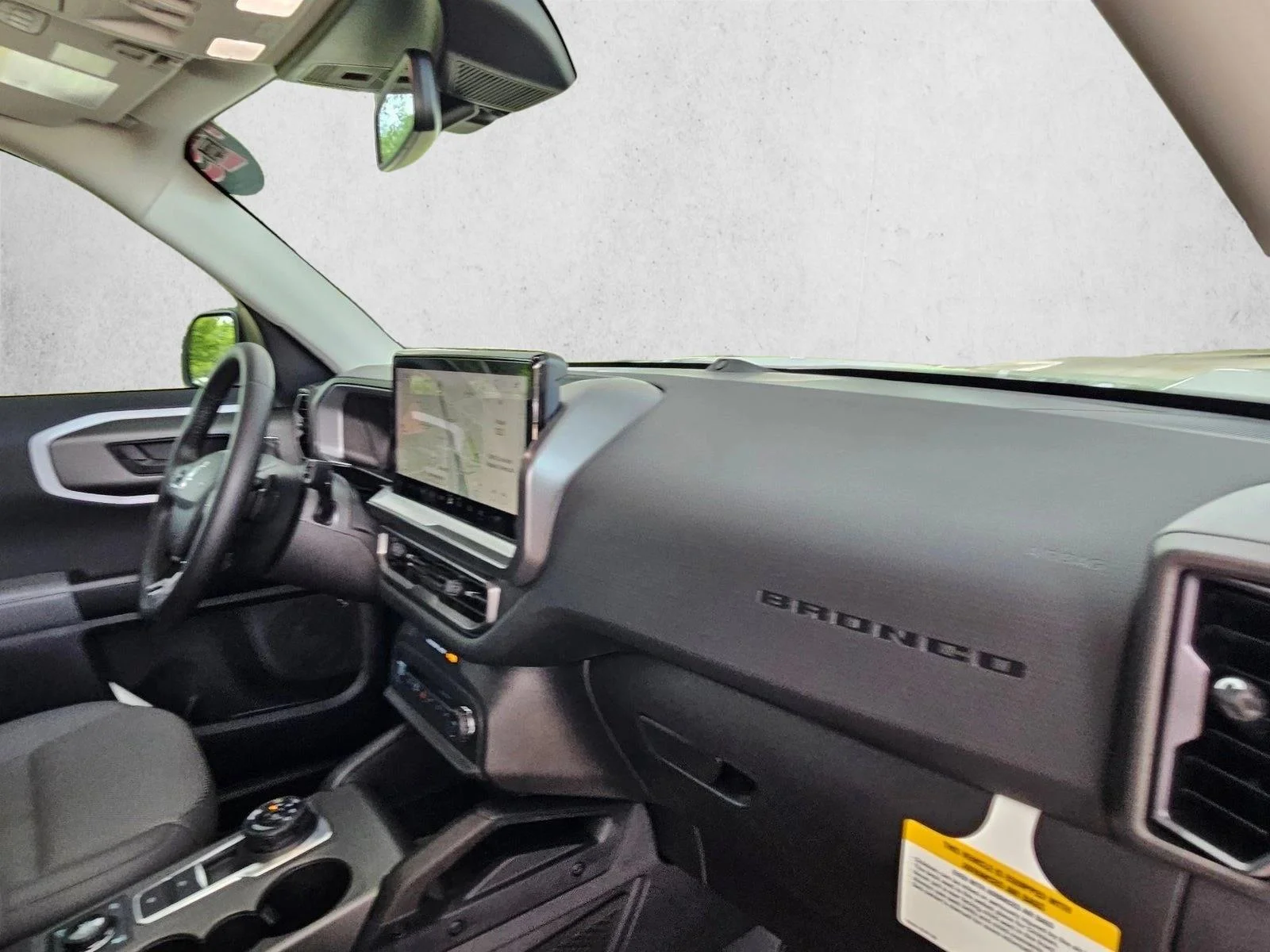 Used 2025 Oxford White Ford Badlands image 26