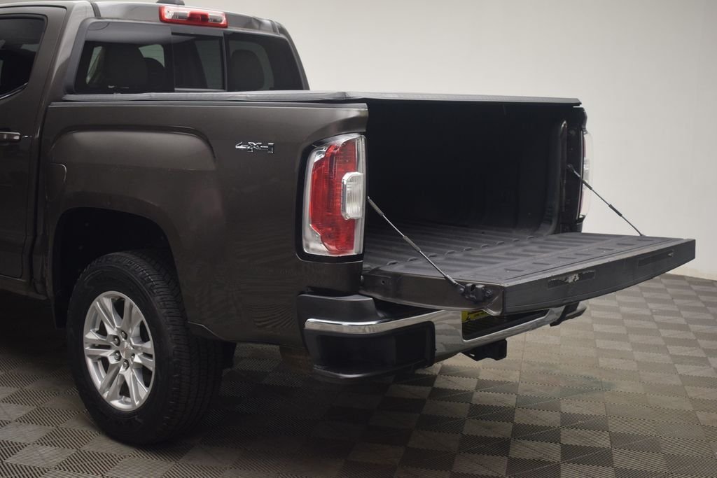 Used 2019 Smokey Quartz Metallic GMC SLE1 image 27