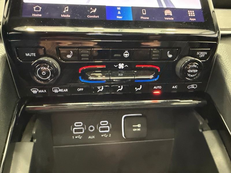 Used 2023 White Jeep Limited image 35