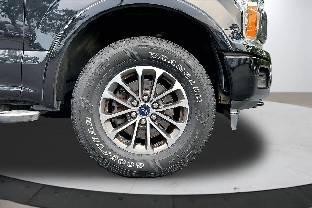 Used 2020 Black Ford XLT image 32