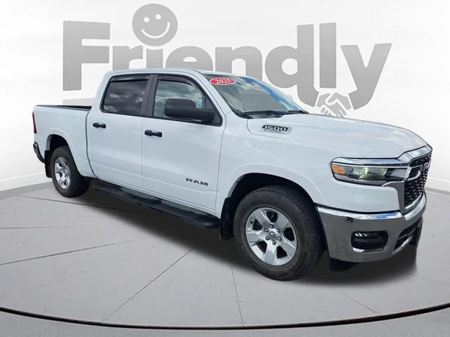 Used 2025 White Ram Big Horn/Lone Star image 4