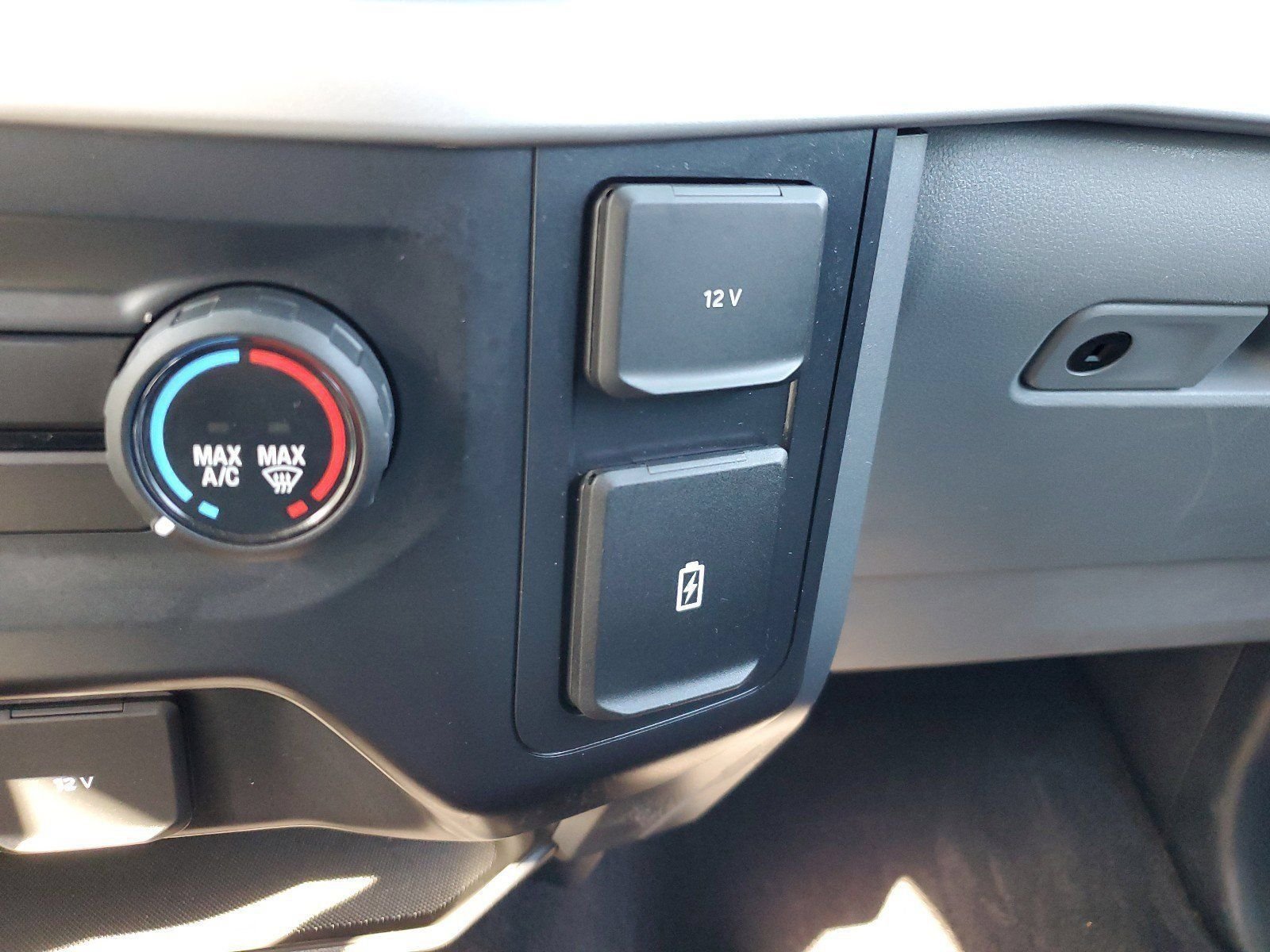 Used 2021 White Ford XLT image 24