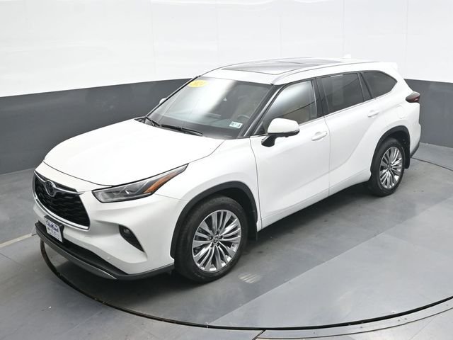 Used 2024 Beige Toyota Platinum image 13