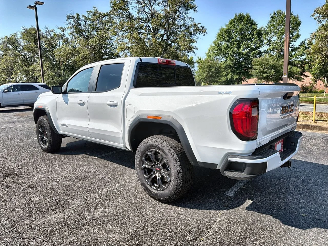 Used 2025 Summit White GMC Elevation image 6