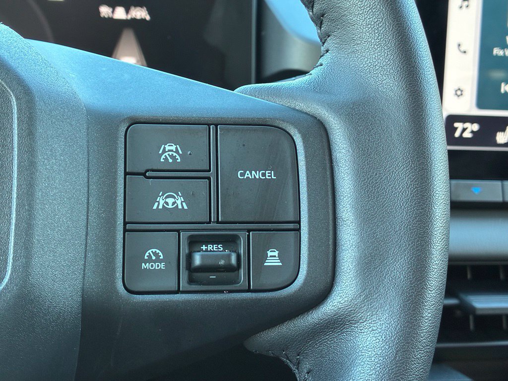 Used 2026  Toyota XLE Premium image 22