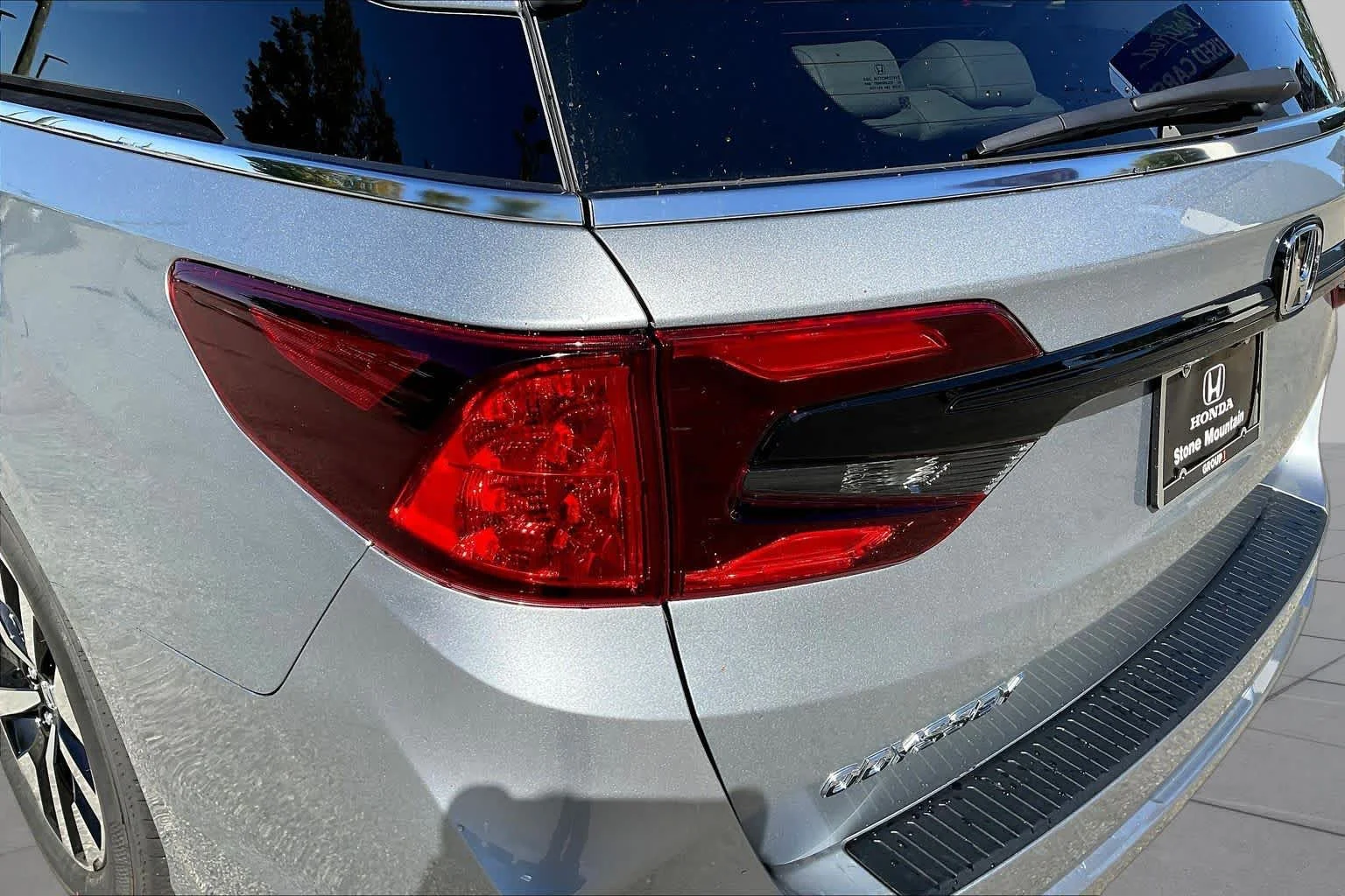 New 2027 Solar Silver Metallic Honda EX-L image 14